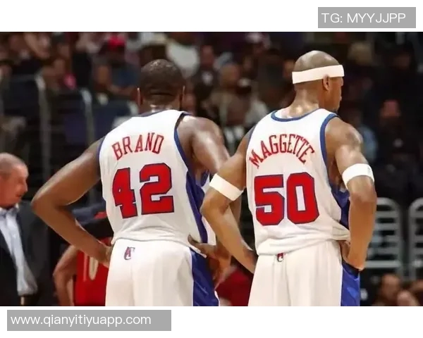 汤姆林表现抢眼10投8中轻松砍下18分6篮板2抢断并贡献5前场板